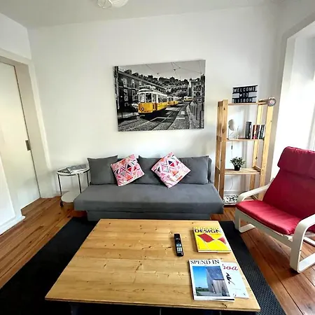 Tram House @ Lx Factory! Apartment *
