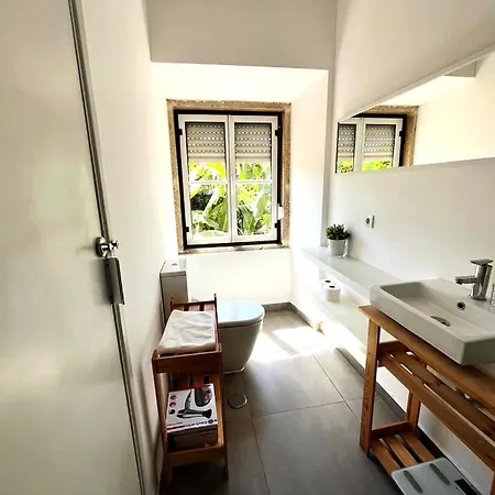 Apartment Tram House @ Lx Factory! *